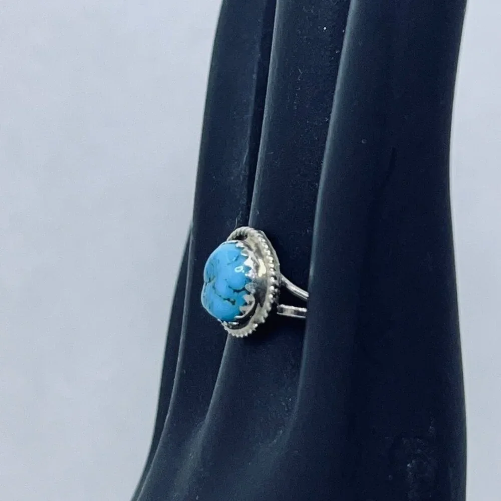 Silver Tone And Faux Turquois Statement Ring (R366) - Picture 3 of 7